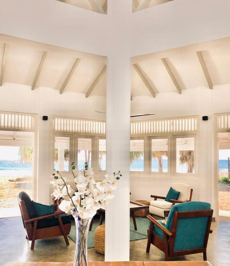 Moon Isle Beach Bungalow Нилавели Екстериор снимка