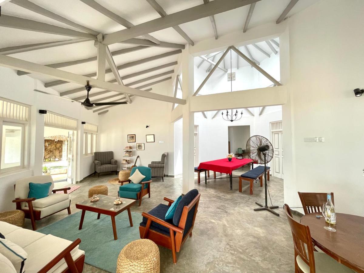 Moon Isle Beach Bungalow Нилавели Екстериор снимка