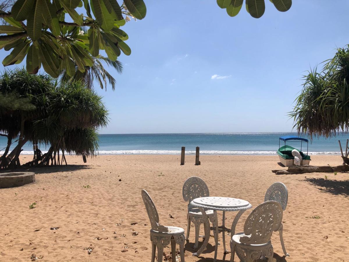 Moon Isle Beach Bungalow Нилавели Екстериор снимка