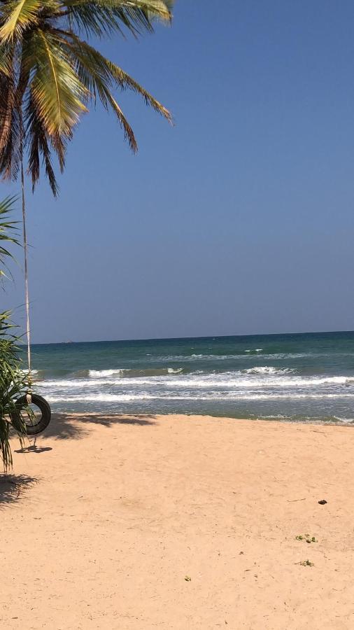 Moon Isle Beach Bungalow Нилавели Екстериор снимка