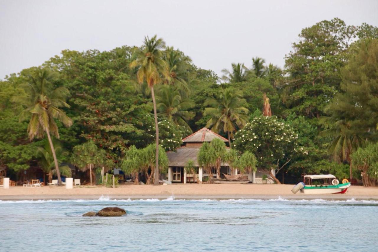 Moon Isle Beach Bungalow Нилавели Екстериор снимка
