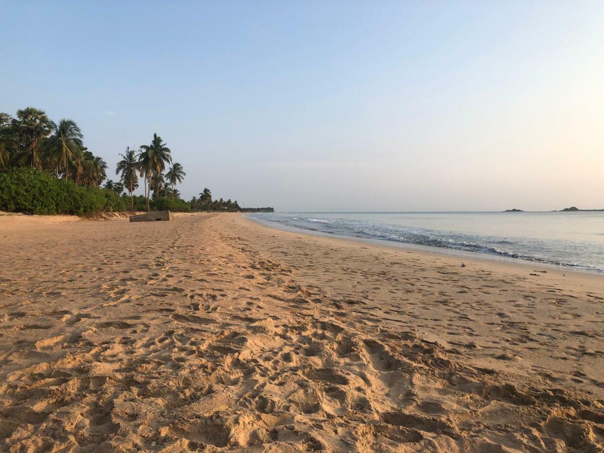 Moon Isle Beach Bungalow Нилавели Екстериор снимка